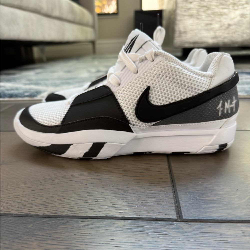 Nike Black and White Men's Sneakers